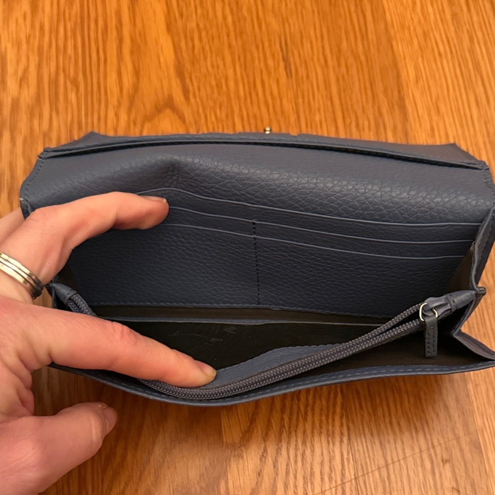 Gucci Long Leather Wallet - Picture 3 of 10